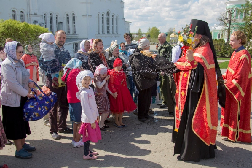 ПАСХАЛЬНОЕ ПУТЕШЕСТВИЕ: Дивеево, Оптина пустынь, Троице-Сергиева лавра